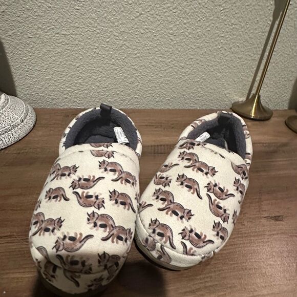 Carter's Boys Dinosaur Theme Slippers Size 9/10 - Picture 4 of 10